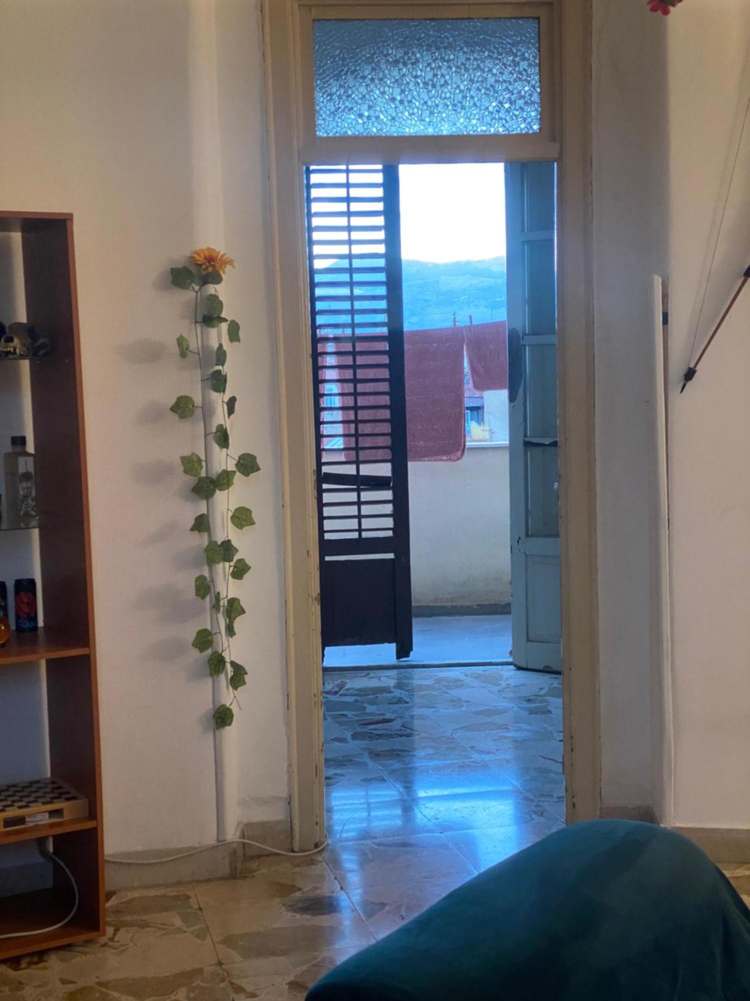 Fifthy House